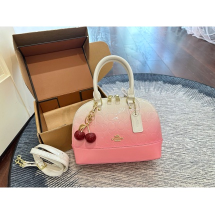 Coach Cross Bags in 230912