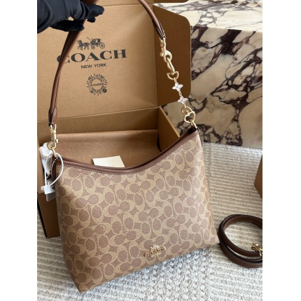 Coach Cross Bags in 230924