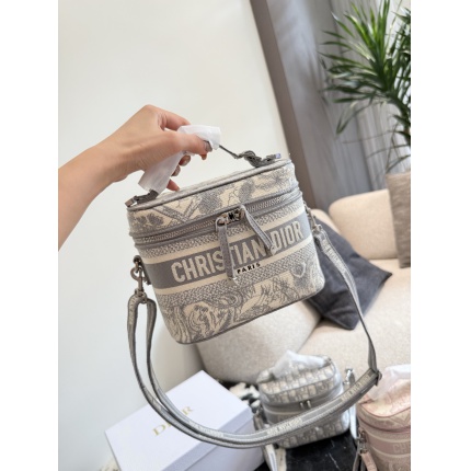 Cheap Dior AAA Quality Handbags in 230959, $120 USD- [IB230959] - Replica Dior AAA Quality Handbags