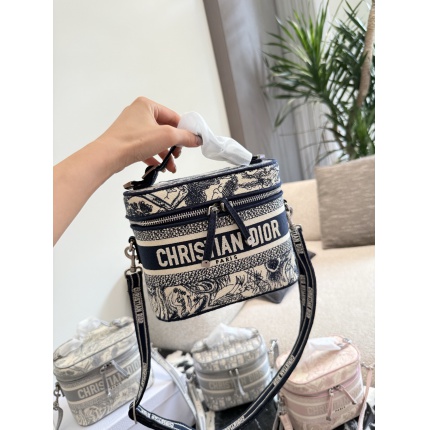 Cheap Dior AAA Quality Handbags in 230960, $120 USD- [IB230960] - Replica Dior AAA Quality Handbags