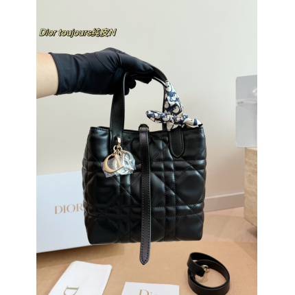 Cheap Dior AAA Quality Handbags in 230970, $120 USD- [IB230970] - Replica Dior AAA Quality Handbags