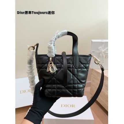 Cheap Dior AAA Quality Handbags in 230980, $135 USD- [IB230980] - Replica Dior AAA Quality Handbags