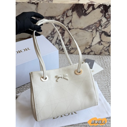 Cheap Dior AAA Quality Handbags in 231023, $115 USD- [IB231023] - Replica Dior AAA Quality Handbags