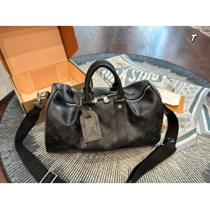 Louis Vuitton AAA+++ bags For Men in 231175