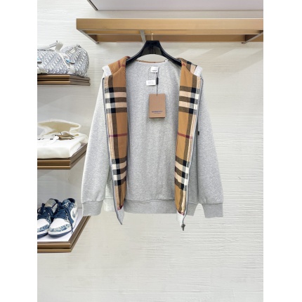 Burberry Hoodies for Men in 232328