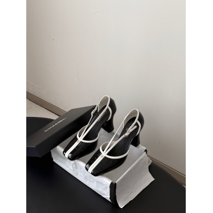 Chanel Loafers For Women in 233009