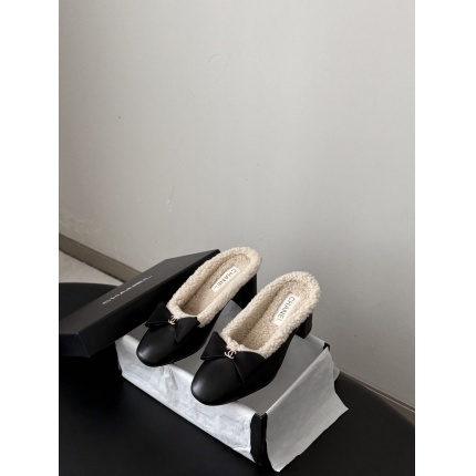Chanel Sandals For Women in 233033