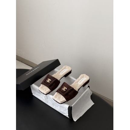 Chanel Sandals For Women in 233043