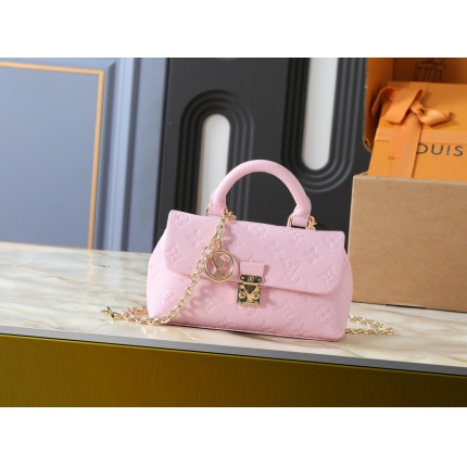 Louis Vuitton AAA Mini Shoulder Bags in 233151