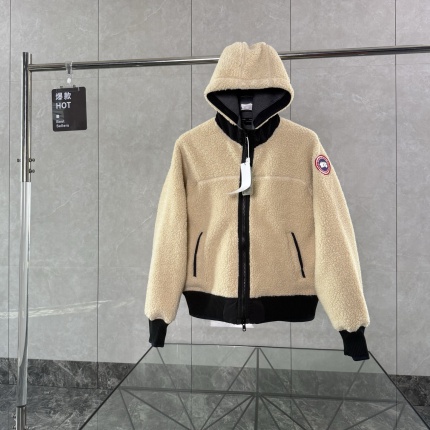 Canada Goose Down Jackets for Women in 233204