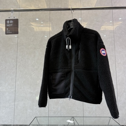 Canada Goose Down Jackets for Women in 233215
