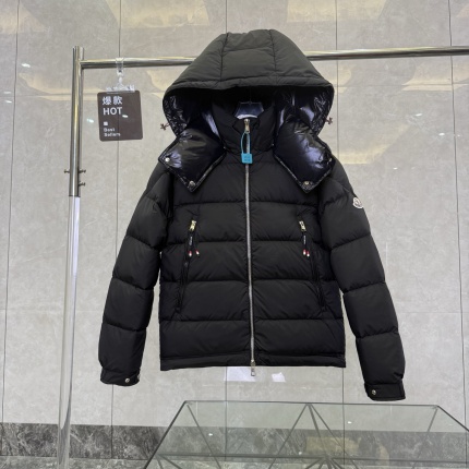 Moncle Thick Coats For Men in 233220
