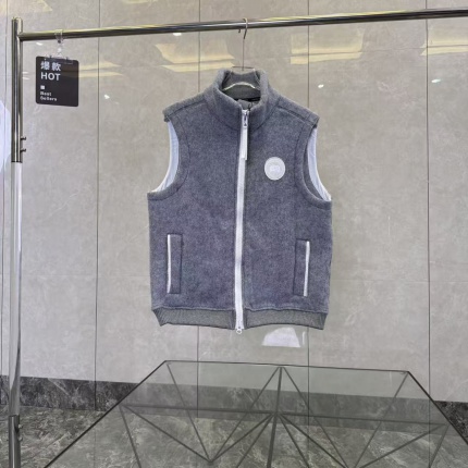 Canada Goose Down Jackets for Women in 233266