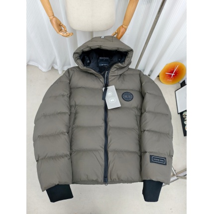Canada Goose Down Jackets for Women in 233275