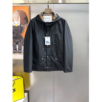 Burberry Trench Coats For Men in 233360