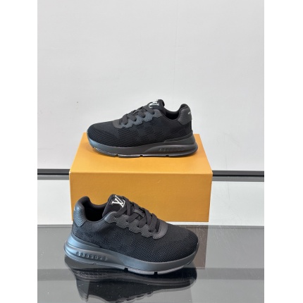 Louis Vuitton Sneakers For Men in 233594