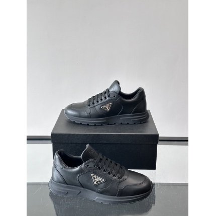 Prada Sneakers For Men in 233620