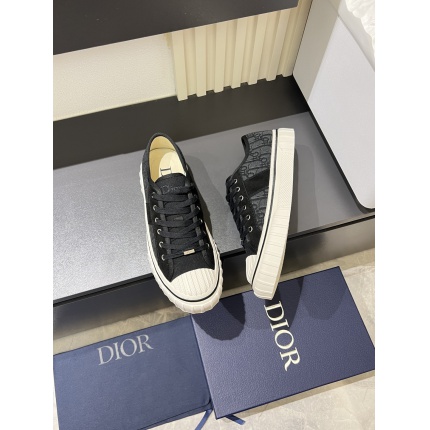 Dior Sneakers in 233751