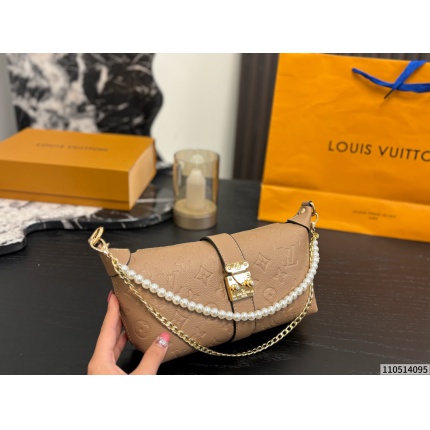 Louis Vuitton AAA Quality Handbags in 234084