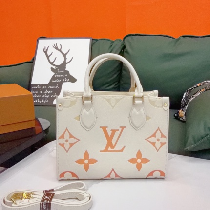 Louis Vuitton AAA Quality Handbags in 234120