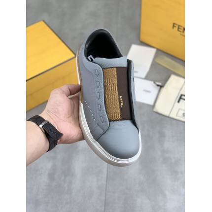 Fendi Sneakers For Men in 234332