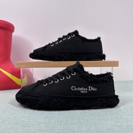 Dior Sneakers for Women in 234520