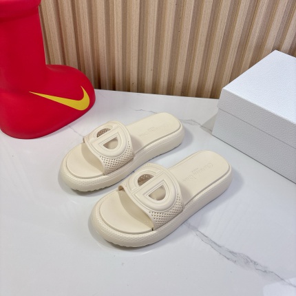 Dior Slippers For Women in 234531