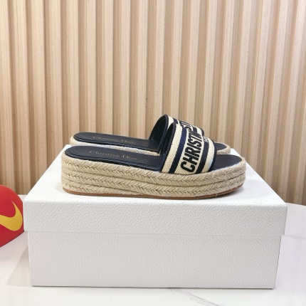 Dior Slippers For Men in 234544