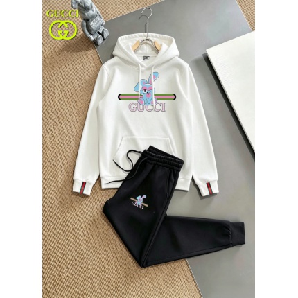 Gucci Tracksuits for Men in 234964