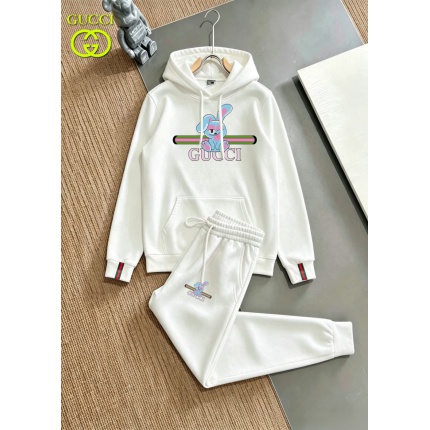 Gucci Tracksuits for Men in 234965
