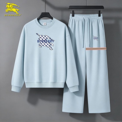 Burberry Tracksuits for Men in 235194