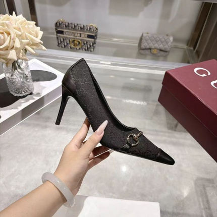 Gucci Sandals And Pumps For Women in 235662