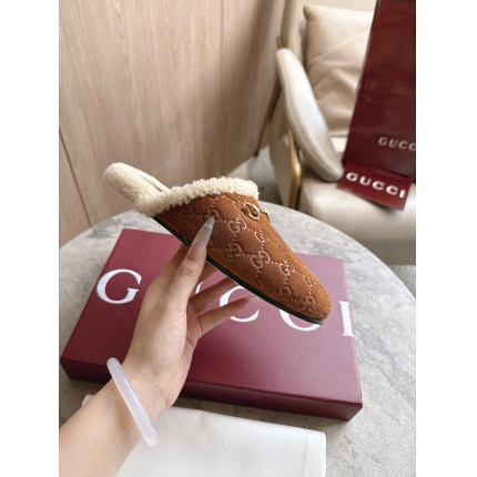 Gucci Slippers For Women in 235702
