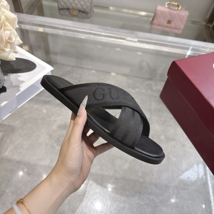 Cheap Gucci Slippers For Men in 235757, $70 USD- [IB235757] - Replica Gucci Slippers For Men