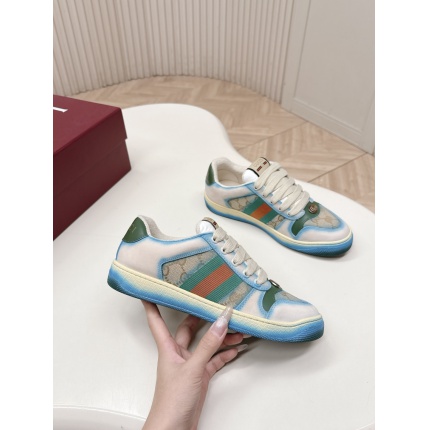 Gucci Sneakers For Women in 235800