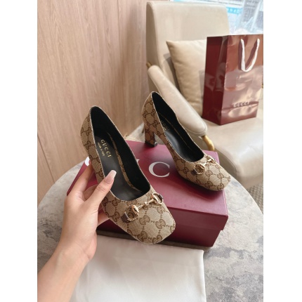 Gucci Sandals And Pumps For Women in 235831