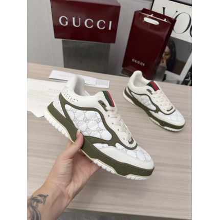 Gucci Sneakers For Men in 235846