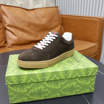 Gucci Casual Shoes For Men in 236137