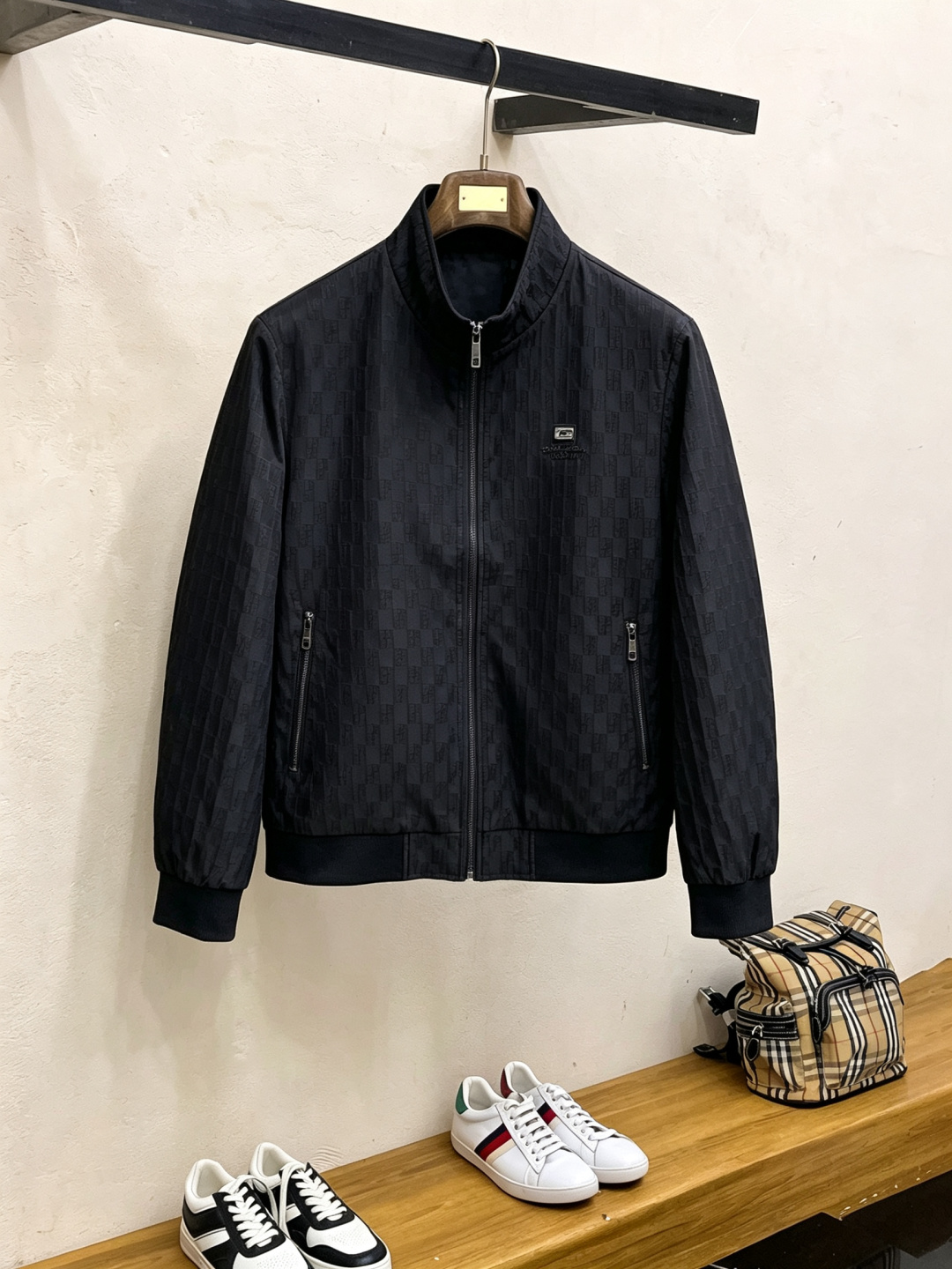 Cheap Gucci Thin Jackets For Men in 229161, $120 USD- [IB229161] - Replica Gucci Thin Jackets For Men