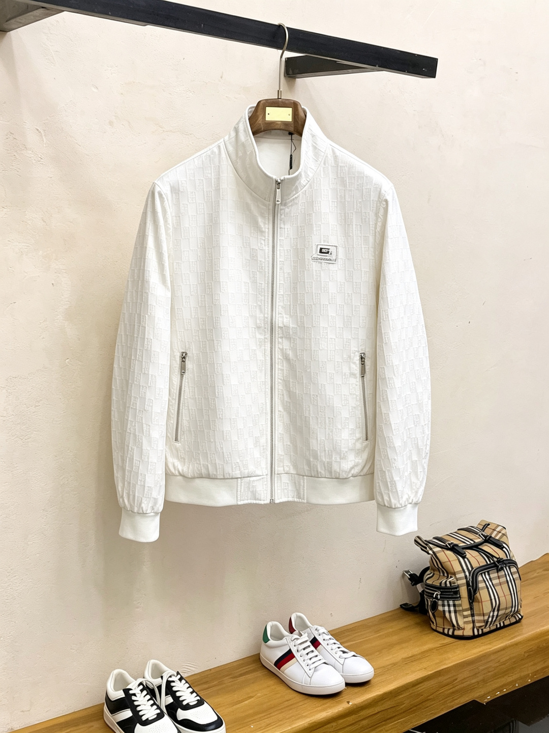 Cheap Gucci Thin Jackets For Men in 229162, $120 USD- [IB229162] - Replica Gucci Thin Jackets For Men