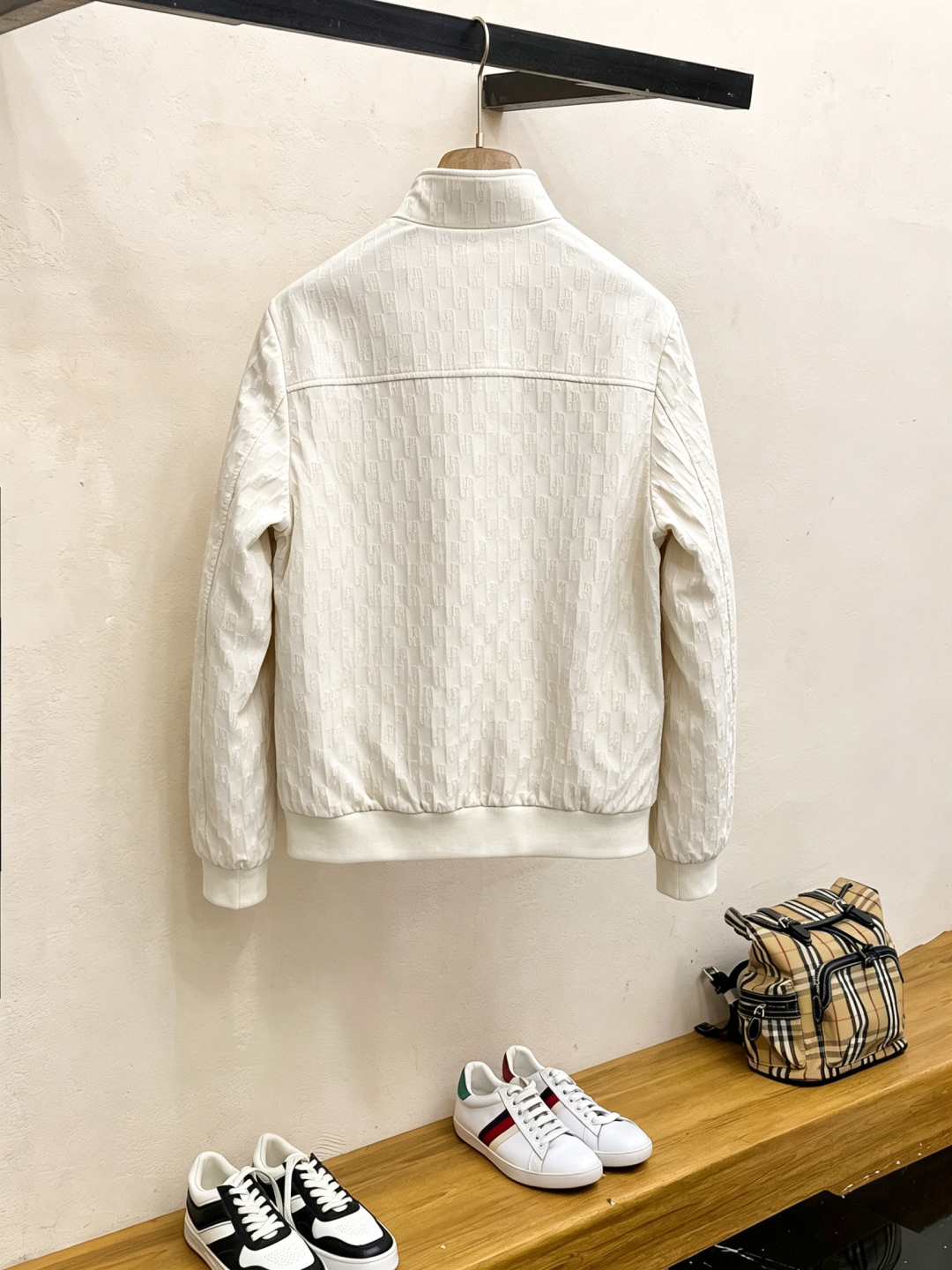 Cheap Gucci Thin Jackets For Men in 229162, $120 USD- [IB229162] - Replica Gucci Thin Jackets For Men