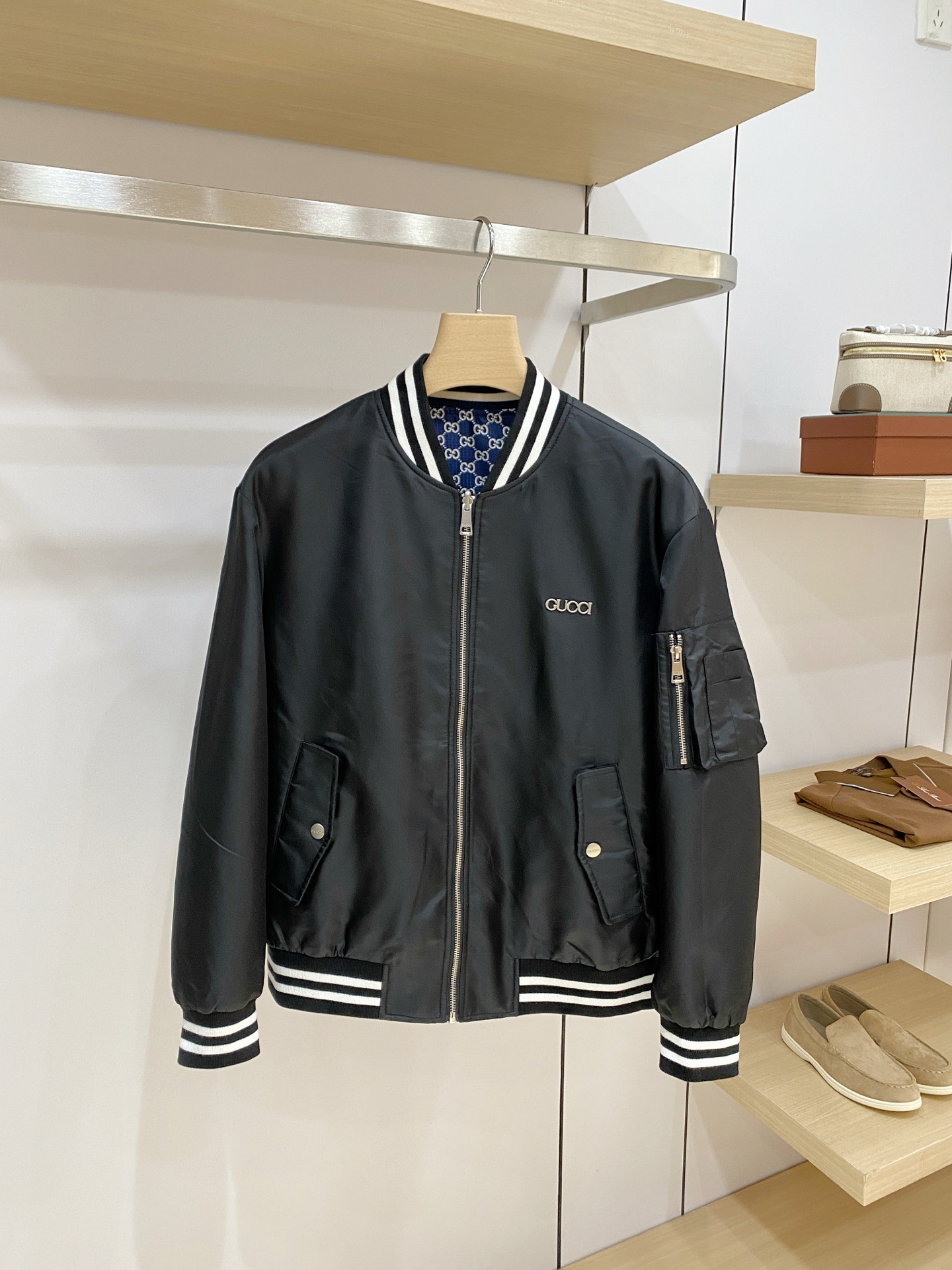 Cheap Gucci Thin Jackets For Men in 229179, $150 USD- [IB229179] - Replica Gucci Thin Jackets For Men