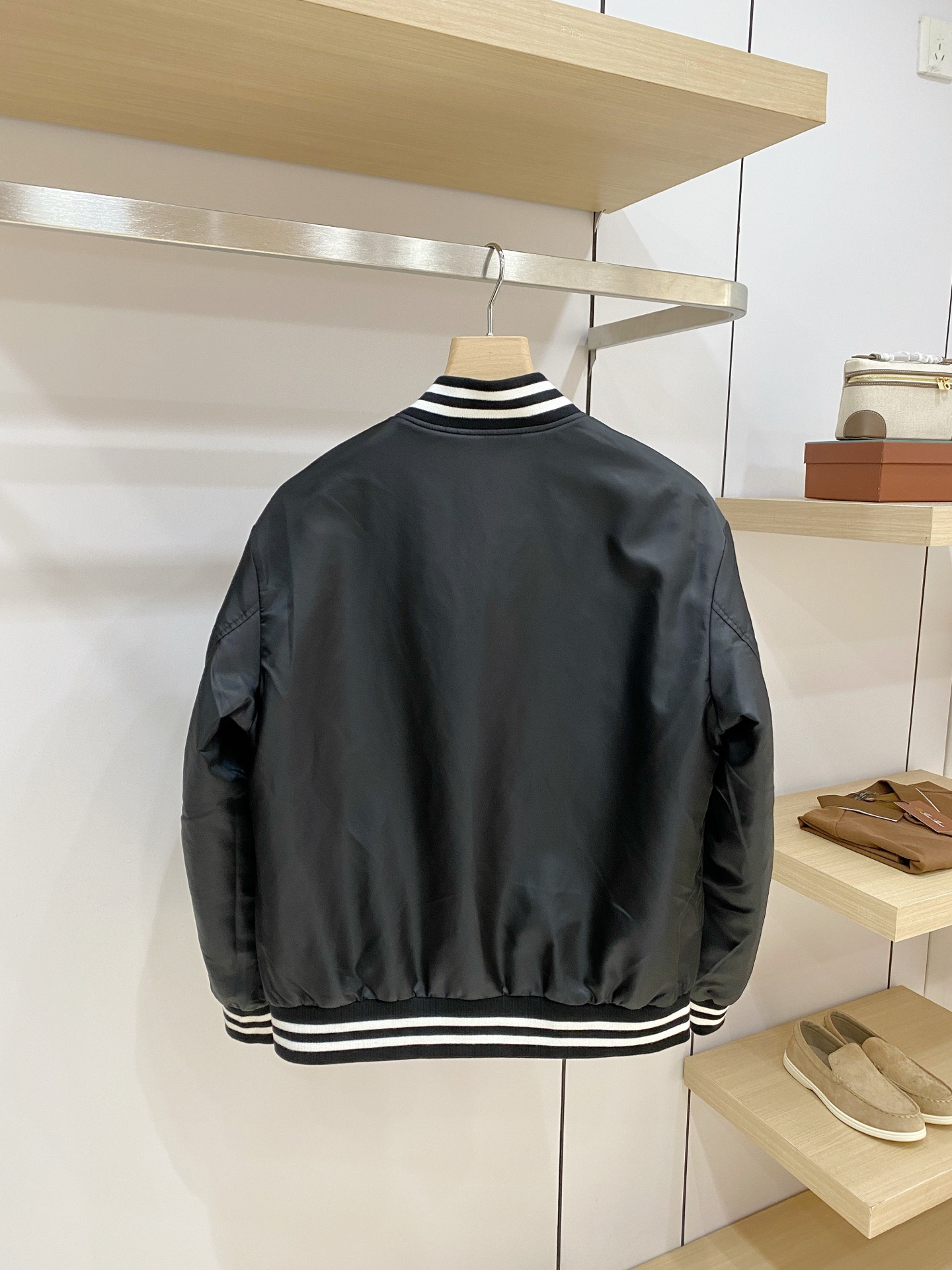 Cheap Gucci Thin Jackets For Men in 229179, $150 USD- [IB229179] - Replica Gucci Thin Jackets For Men