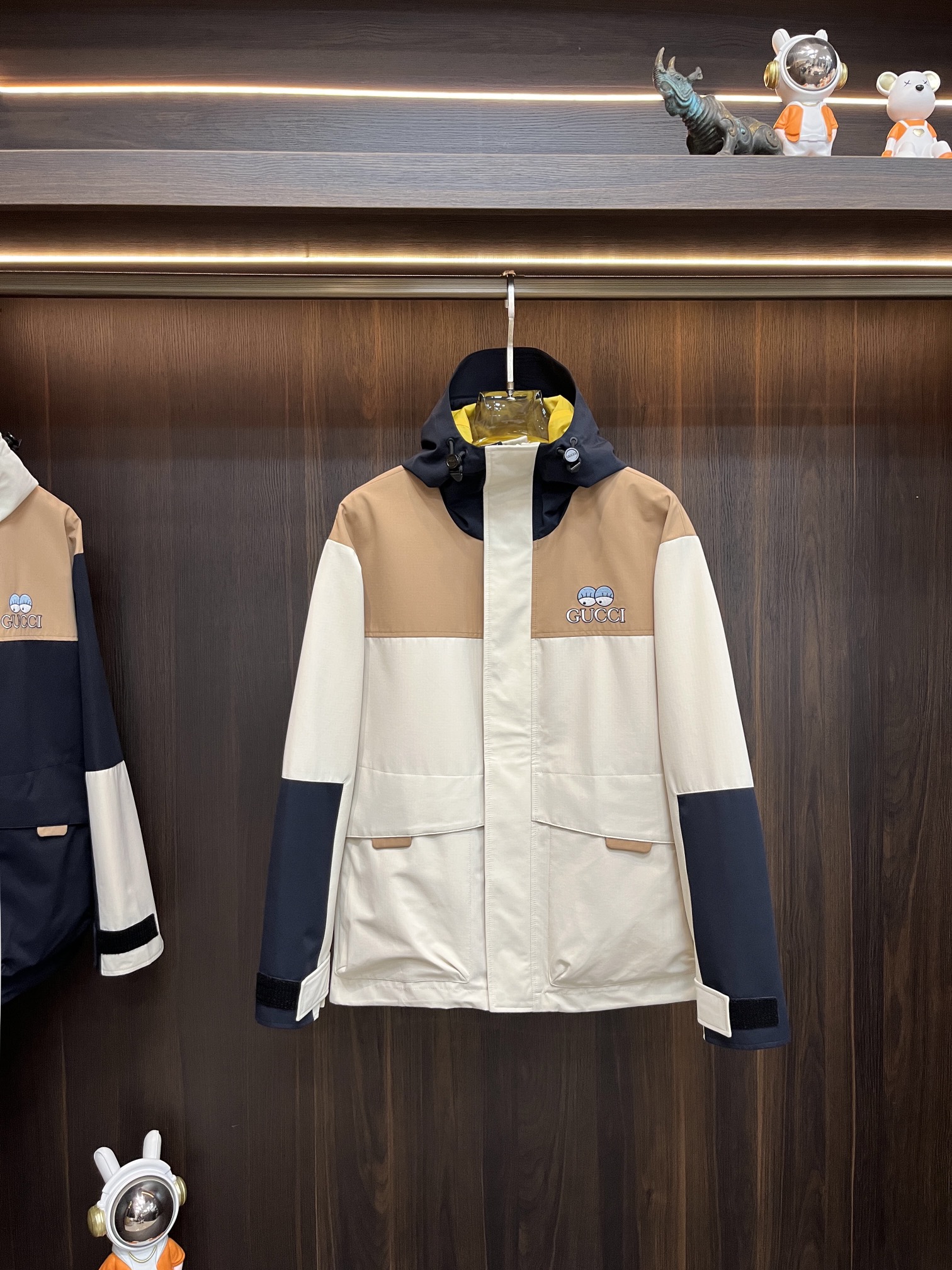 Cheap Gucci Thin Jackets For Men in 229197, $135 USD- [IB229197] - Replica Gucci Thin Jackets For Men