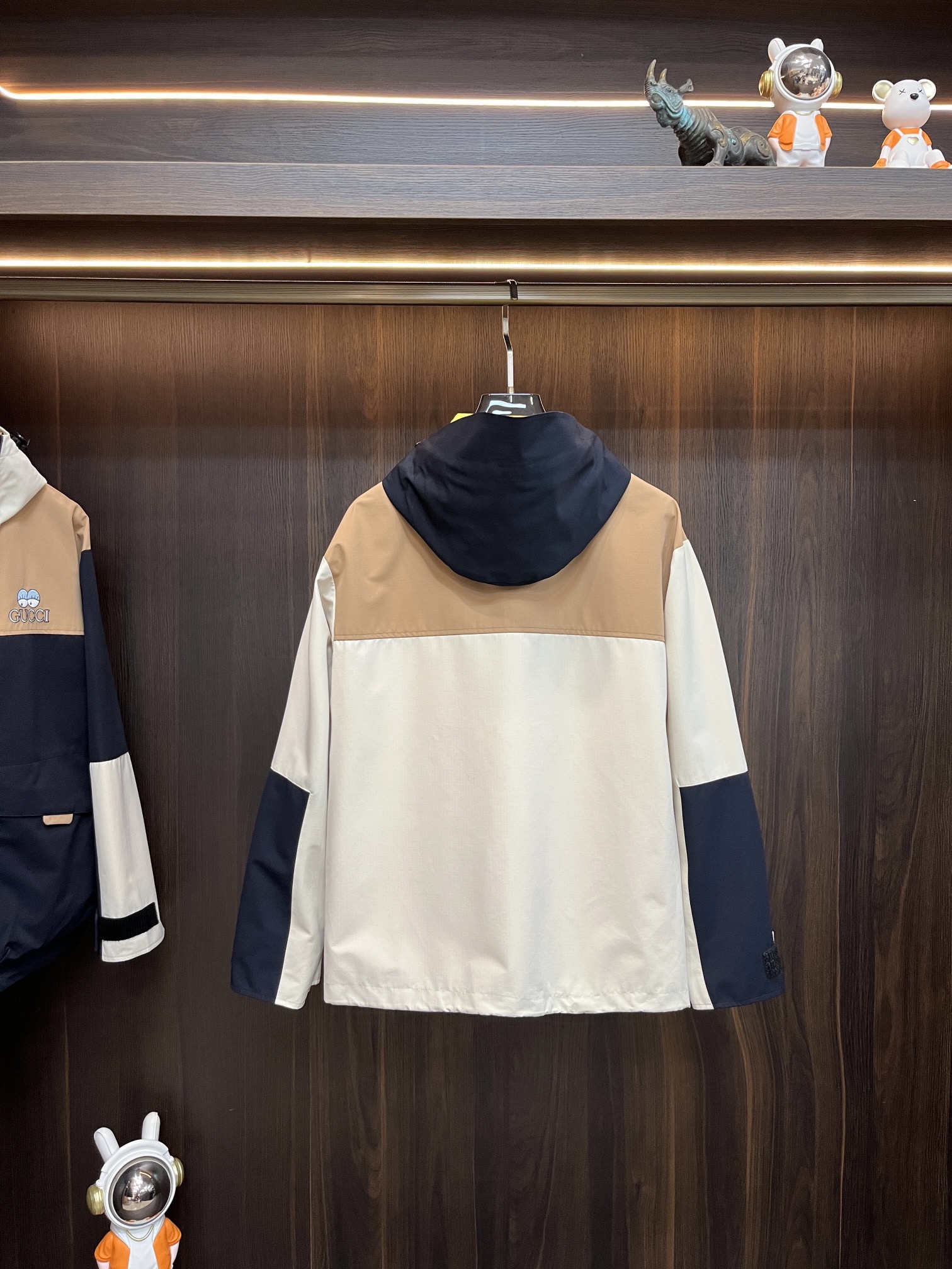 Cheap Gucci Thin Jackets For Men in 229197, $135 USD- [IB229197] - Replica Gucci Thin Jackets For Men
