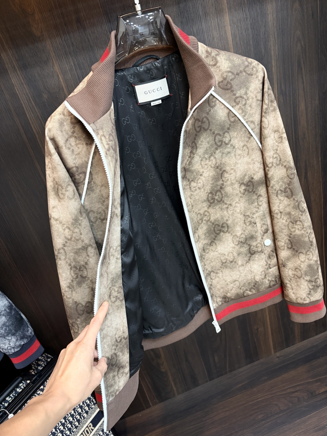 Cheap Gucci Thin Jackets For Men in 229200, $125 USD- [IB229200] - Replica Gucci Thin Jackets For Men