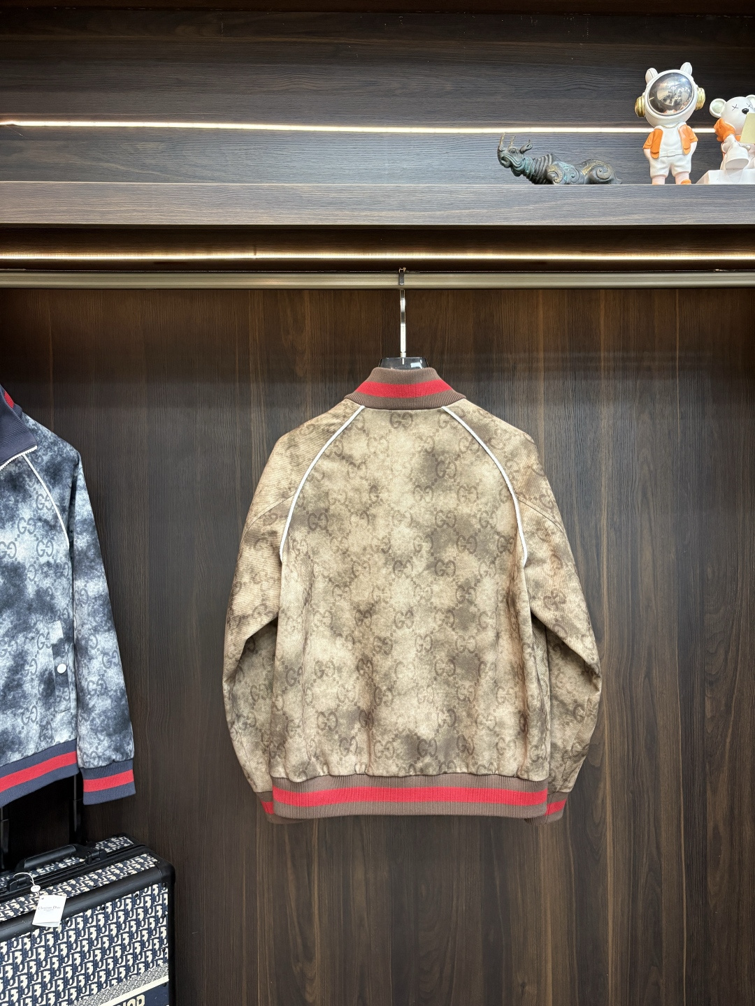 Cheap Gucci Thin Jackets For Men in 229200, $125 USD- [IB229200] - Replica Gucci Thin Jackets For Men