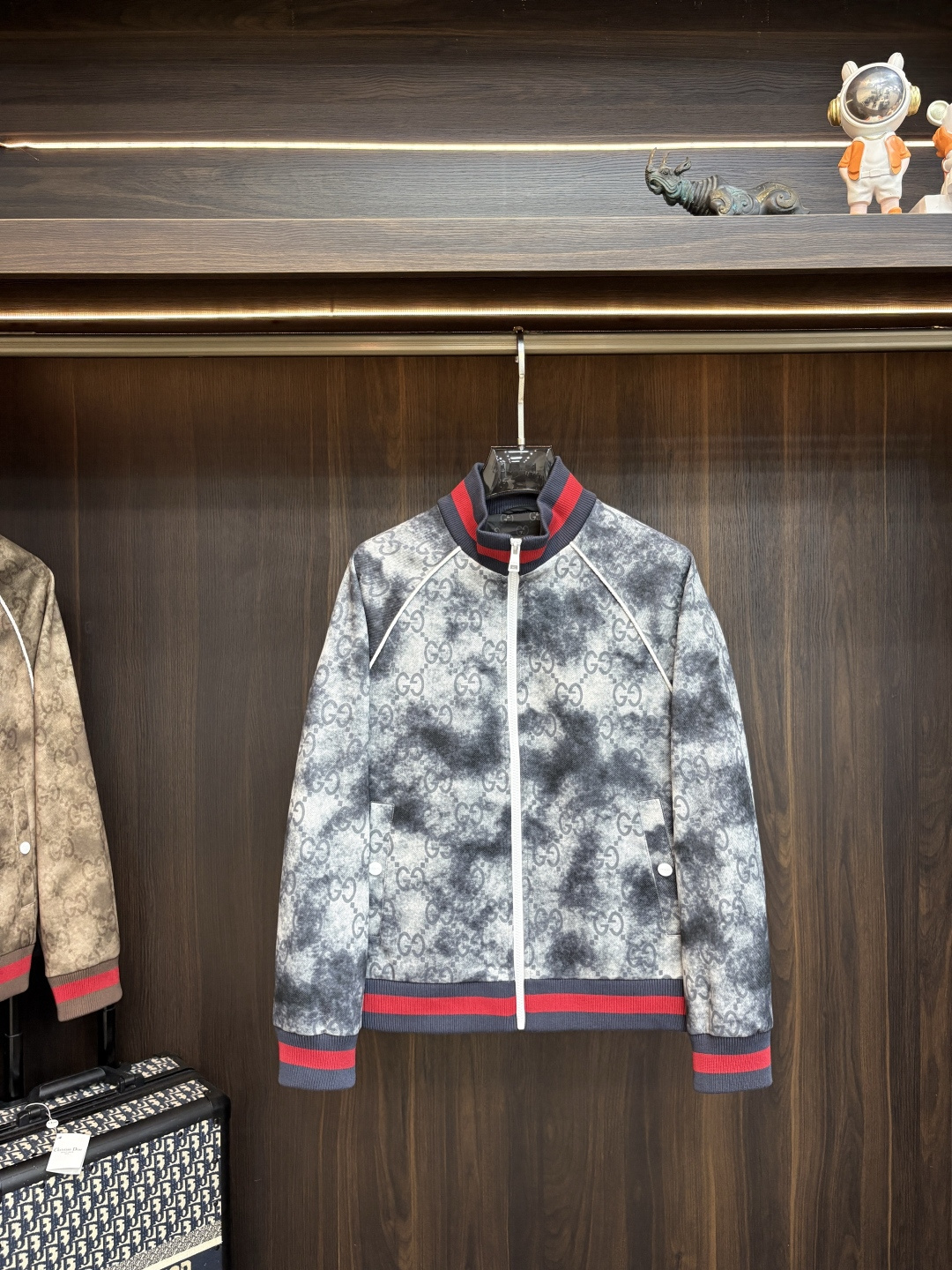 Cheap Gucci Thin Jackets For Men in 229201, $125 USD- [IB229201] - Replica Gucci Thin Jackets For Men