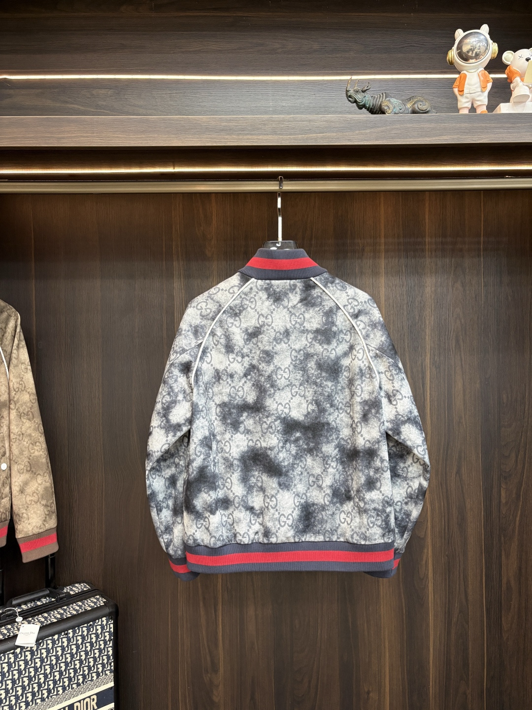 Cheap Gucci Thin Jackets For Men in 229201, $125 USD- [IB229201] - Replica Gucci Thin Jackets For Men