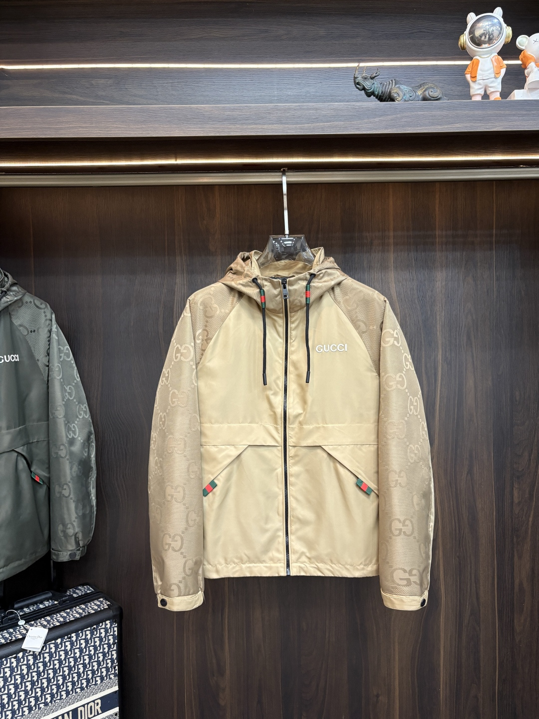 Cheap Gucci Thin Jackets For Men in 229202, $135 USD- [IB229202] - Replica Gucci Thin Jackets For Men
